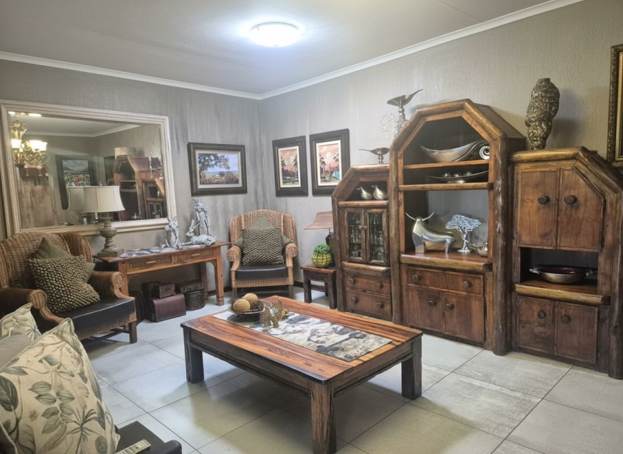 6 Bedroom Property for Sale in Dan Pienaar Free State